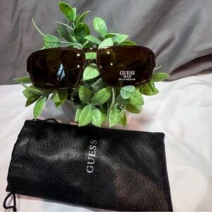 NWOT GUESS Sunglasses 🕶️